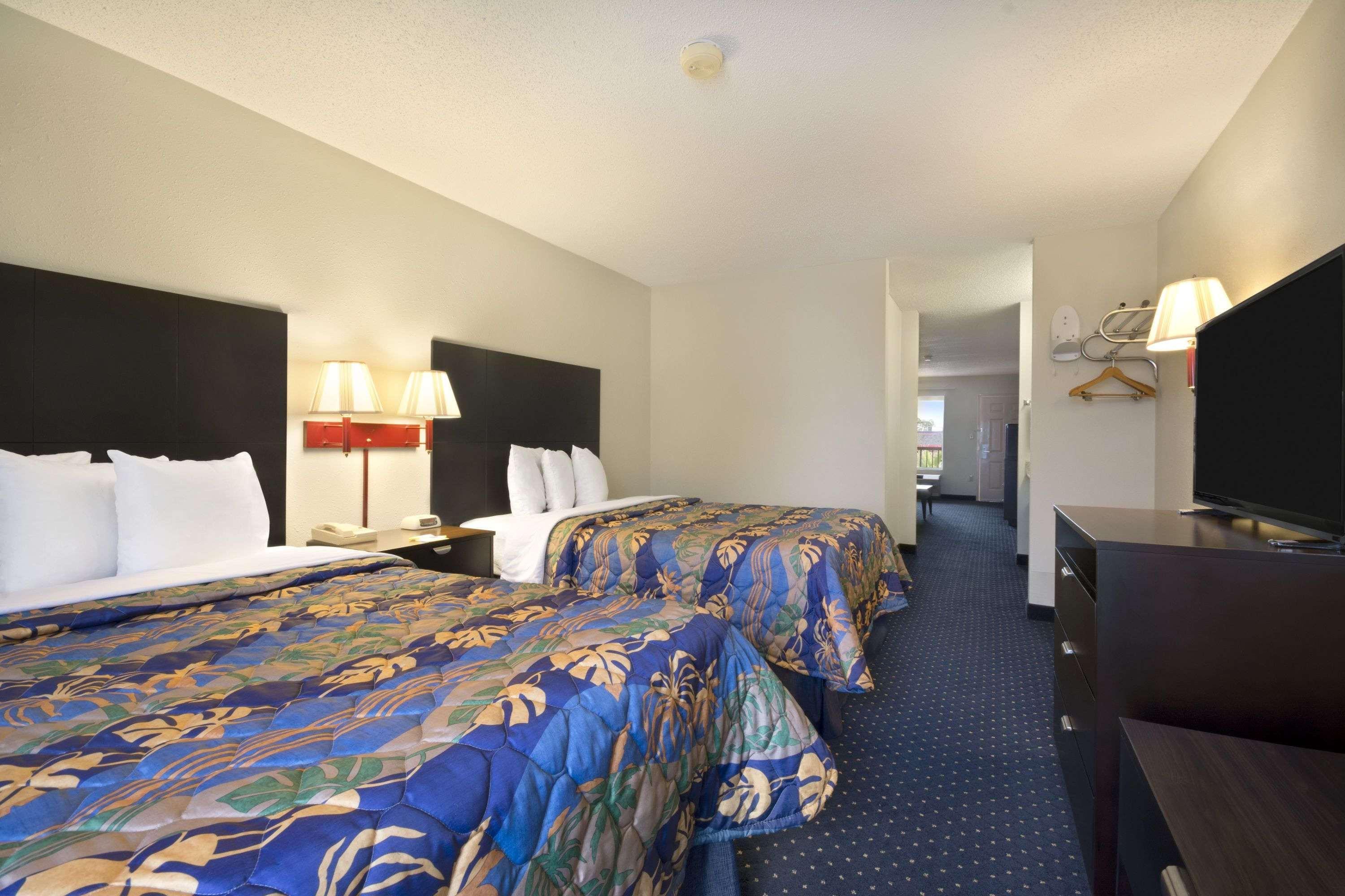 Days Inn By Wyndham Alma Szoba fotó